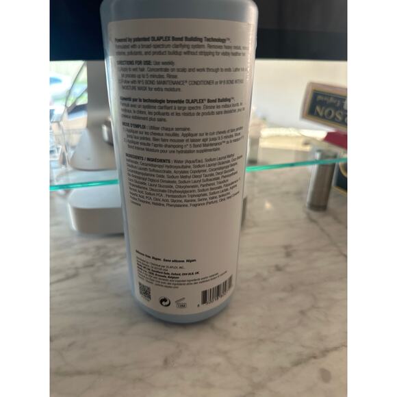 Olaplex Nº.4C BOND MAINTENANCE® CLARIFYING SHAMPOO LITER - Picture 3 of 4